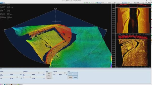 Screenshot of a 3D color sonar map showing seabed features with a central trench and depth gradient, plus side panels with sonar images.